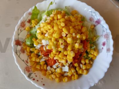 Salotas su vištiena ir rūkytu sūriu Žingsnis 4