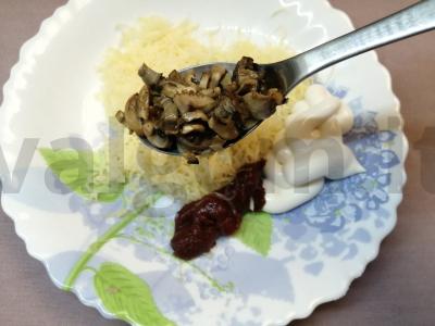 Sūrio kepurėlė keptiems ritinėliams „Universalus“ Žingsnis 4