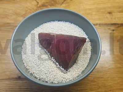 Salotos su tunu, vyšniniais pomidorais ir garstyčių padažu Žingsnis 4