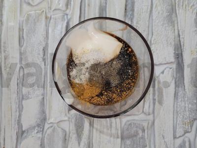 Vištiena su bulvėmis aštriame marinate Žingsnis 1