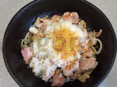 Plovas su antis krūtinėlė, džiovintomis morkomis ir česnaku Žingsnis 6