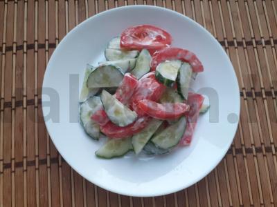 Daržovių salotas su alyvuogėmis ir parmezanu Žingsnis 4