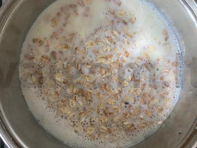 Daugiagrūdė košė su pienu ir bananais Žingsnis 2