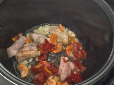 Birus plovas su kiauliena, paruoštas lėtoje viryklėje Žingsnis 3