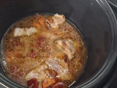 Birus plovas su kiauliena, paruoštas lėtoje viryklėje Žingsnis 7