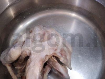 Vištienos sriuba su perlinėmis kruopomis ir daržovėmis Žingsnis 1