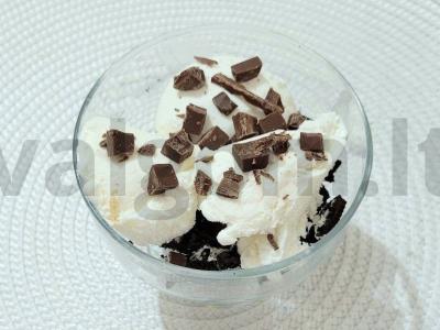 Švelnus desertas iš ledų, sausainių ir šokolado Žingsnis 3