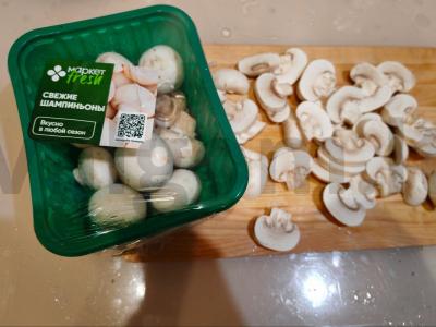 Kepta kiauliena su grybais ir sūriu vakarienei Žingsnis 5