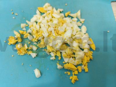 Vištienos sriuba su kiaušinių makaronais ir kiaušiniu Žingsnis 5