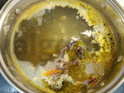 Vištienos sriuba su kiaušinių makaronais ir kiaušiniu Žingsnis 6