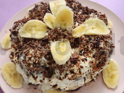 Banano tortas su pieniniu šokoladu pagrindine nuotrauka