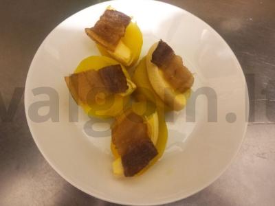 Bulvės su šonine ir cukinija pagrindine nuotrauka