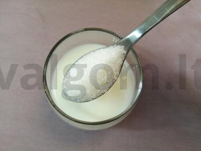 Dviejų sluoksnių želė su pienu ir vyšniomis Žingsnis 6