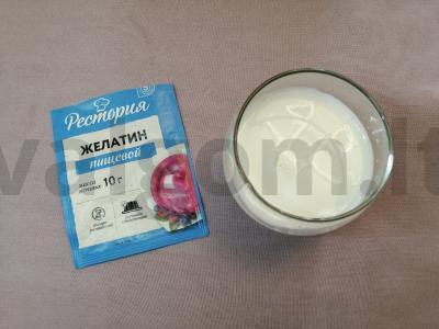 Dviejų sluoksnių želė su pienu ir vyšniomis Žingsnis 8