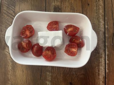 Grietinėlės makaronai su feta ir vyšniniais pomidorais per 20 minučių Žingsnis 2