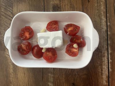 Grietinėlės makaronai su feta ir vyšniniais pomidorais per 20 minučių Žingsnis 3