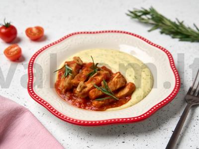 Kiauliena pomidorų padaže pagrindine nuotrauka