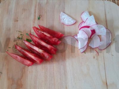 Daržovių salotas su avižų sėlenomis ir žolelėmis Žingsnis 2