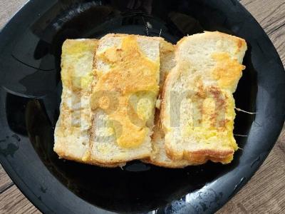 Skanūs ir sotūs sūrio skrudinta duona Žingsnis 5