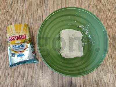 Skanūs varškėčiai su šokoladiniu įdaru keptuvėje Žingsnis 1