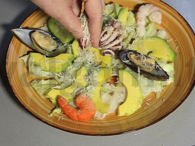 Jūros gėrybių ir avokado salotas Žingsnis 13