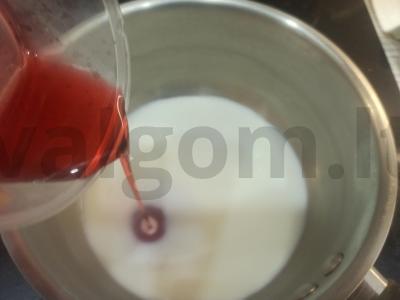 Cikorijos gėrimas su pienu ir braškių sirupu Žingsnis 2