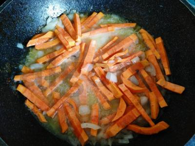 Plovas su vištiena ir prieskoniais Žingsnis 7