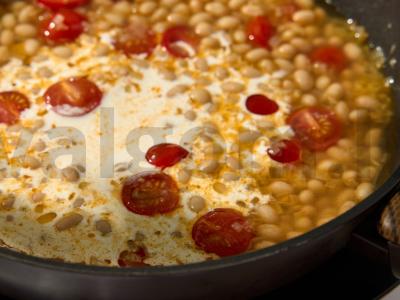 Pupelės pomidorų-grietinėlės padaže Žingsnis 5