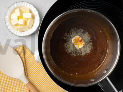 Tortas su riešutais ir karamele Žingsnis 7