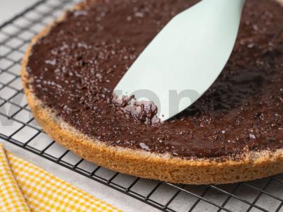 Tortas su riešutais ir karamele Žingsnis 10