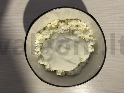 Sluoksniuotas desertas iš varškės ir gervuogių su sėlenomis Žingsnis 1