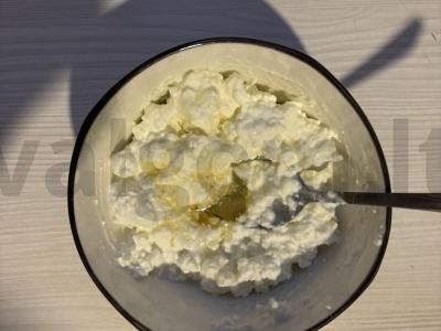 Sluoksniuotas desertas iš varškės ir gervuogių su sėlenomis Žingsnis 3