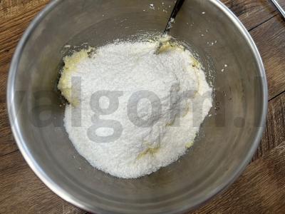 Kepti varškėčiai su kokosų drožlėmis Žingsnis 5