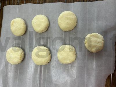 Kepti varškėčiai su kokosų drožlėmis Žingsnis 7