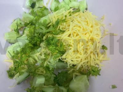 Salotas su sūriu ir žolelėmis „Žaliasis stebuklas“ Žingsnis 3