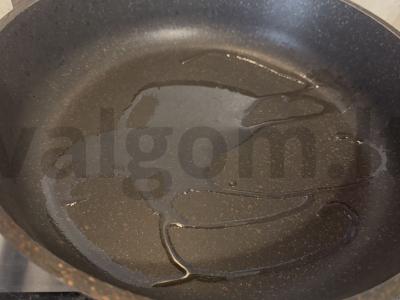 Kiaušinienė su apkepu pusryčiams Žingsnis 4