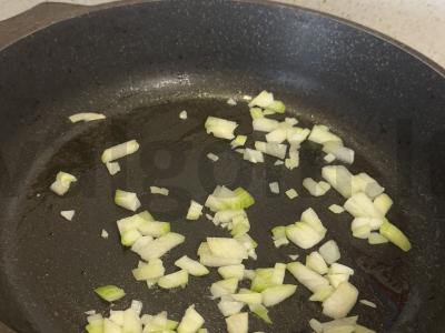 Kiaušinienė su apkepu pusryčiams Žingsnis 5