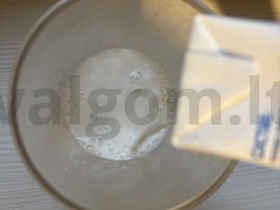 Braškinių pieno kokteilis per 5 minutes Žingsnis 1