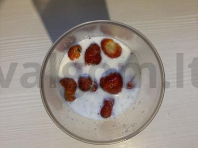 Braškinių pieno kokteilis per 5 minutes Žingsnis 4