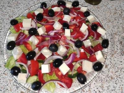 Graikiškas salotas su fetos sūriu Žingsnis 4