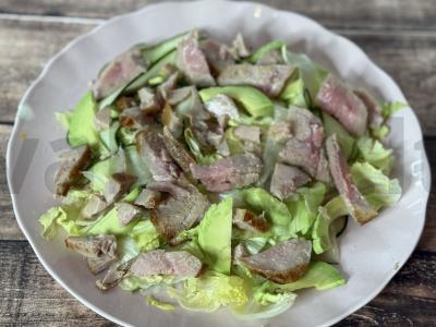 Salotos su tunu ir avokadu Žingsnis 5