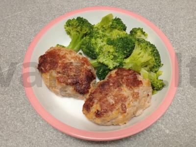 Kiaulienos kotletai su mocarela ir brokolių garnyru Žingsnis 14