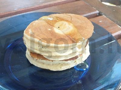 Klasikiniai blynai su medumi pagrindine nuotrauka