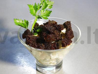 Sūrio ir pupelių salotas pagrindine nuotrauka