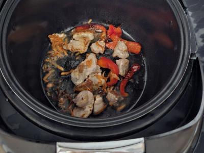 Birus plovas su mėsa lėtoje viryklėje Žingsnis 4