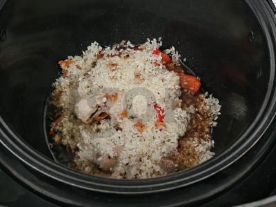 Birus plovas su mėsa lėtoje viryklėje Žingsnis 5