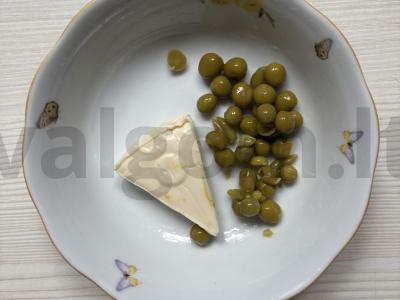 Krekeriai su lydytu sūriu ir kumpiu Žingsnis 1