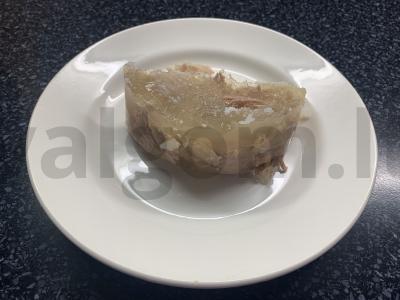 Šaltiena iš kiaulienos ir kalakutienos pagrindine nuotrauka