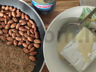 Varškės desertas su migdolais ir linų sėmenimis Žingsnis 1