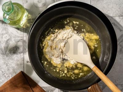 Labai sūrio makaronai su špinatais Žingsnis 3